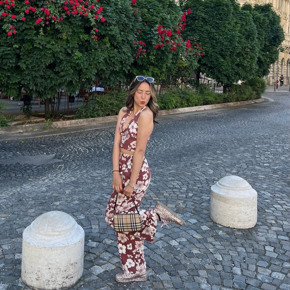 MEET YOUR BUYER/SELLER! - Picture 4 of 7